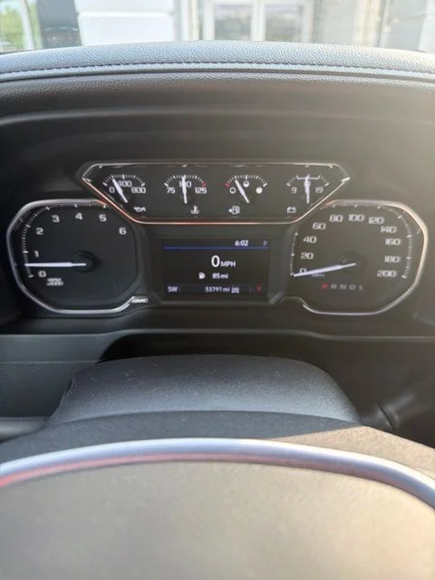 Used 2022 White GMC SLE image 4