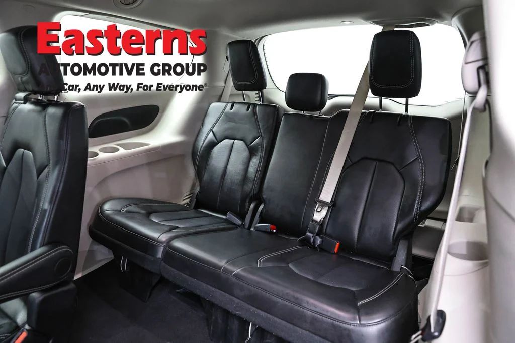 Used 2024 White Chrysler Touring L image 26