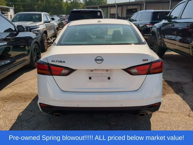 Used 2024 White Nissan 2.5 SR image 3