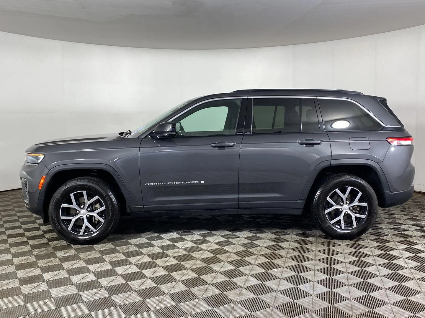 Used 2026 Baltic Gray Metallic Clearcoat Jeep Limited image 6