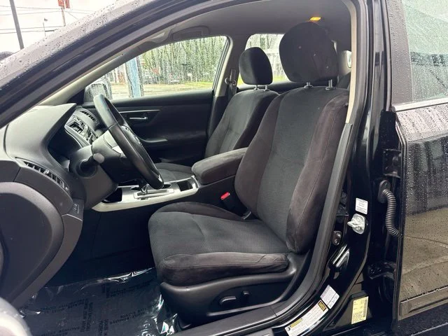Used 2014 Black Nissan 2.5 SV image 14
