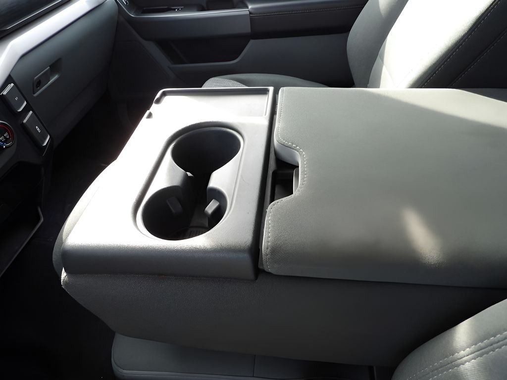 Used 2023 Oxford White Ford XLT image 31