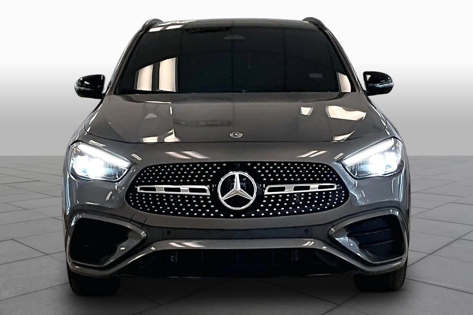 Used 2025 Mountain Grey Metallic Mercedes-Benz GLA 250 image 3