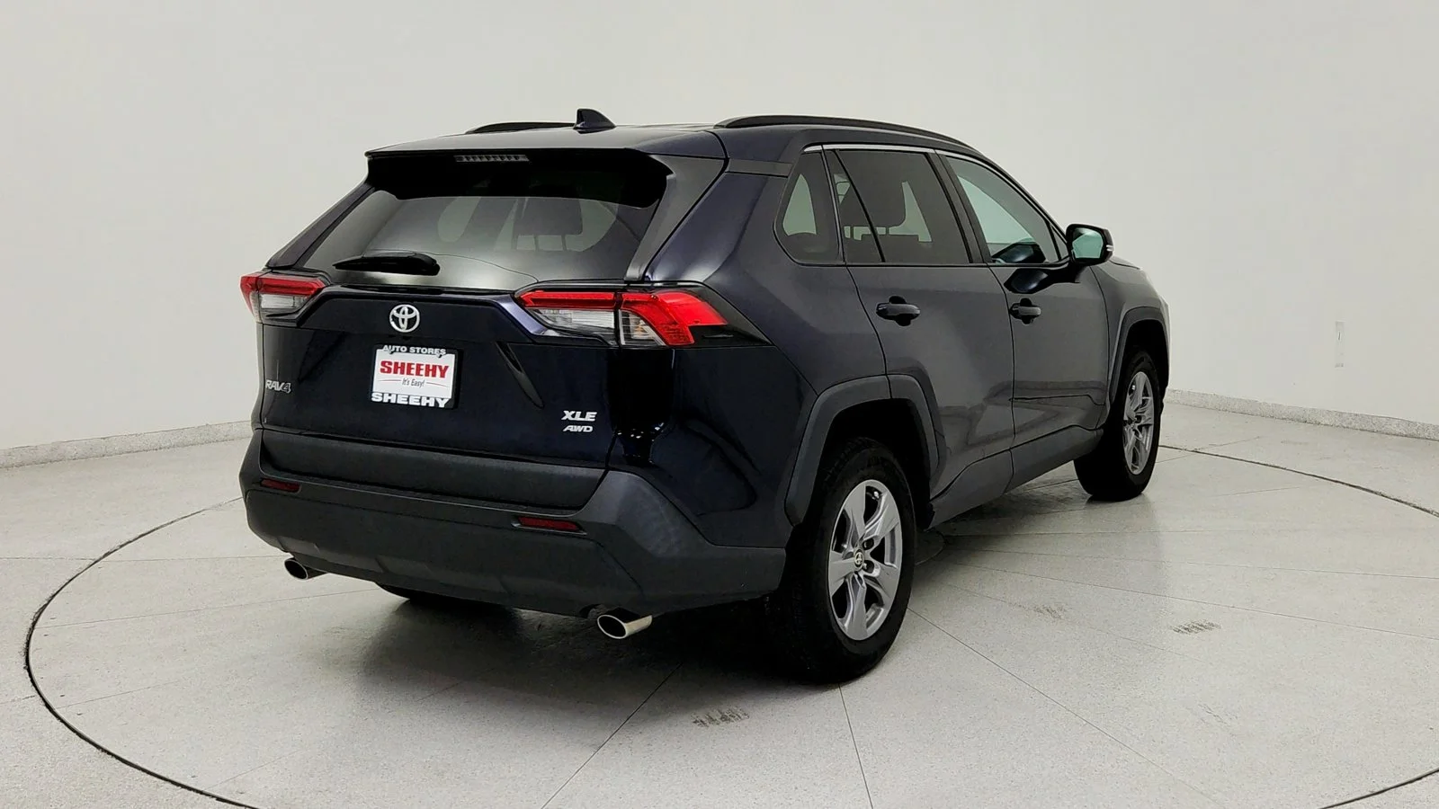 Used 2022  Toyota XLE image 6