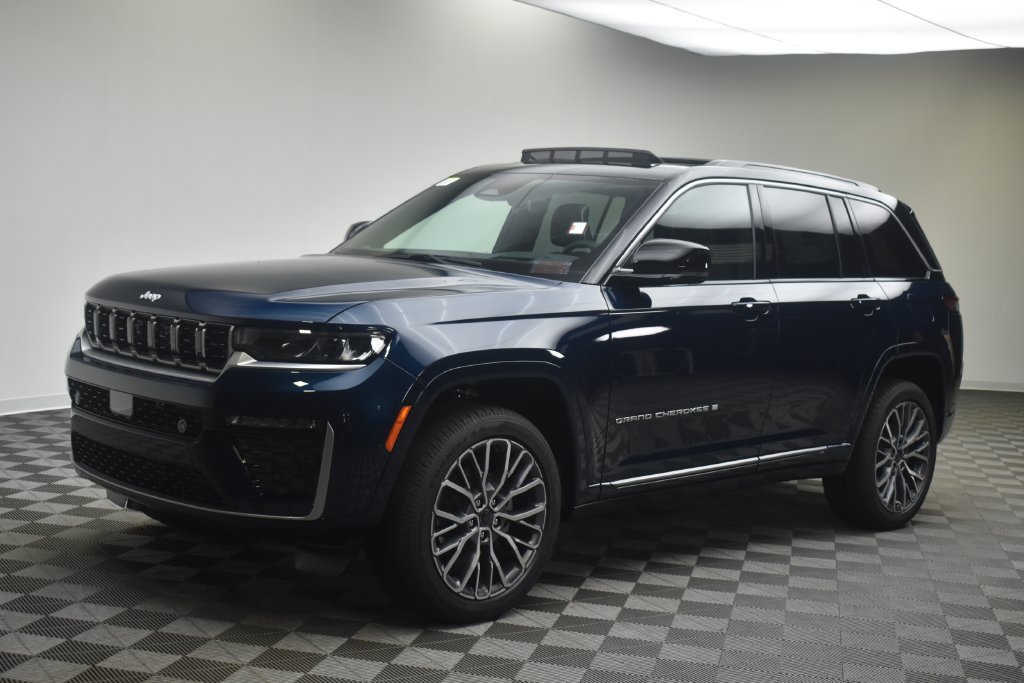 New 2027 Fathom Blue Pearl-Coat Paint Jeep Summit image 16