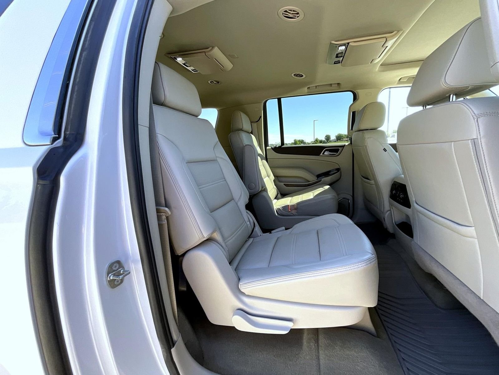 Used 2019 White GMC Denali image 19