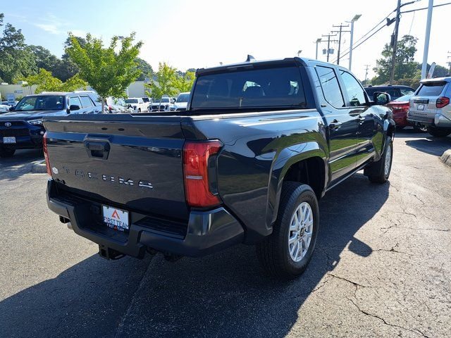 Used 2025  Toyota SR5 image 7