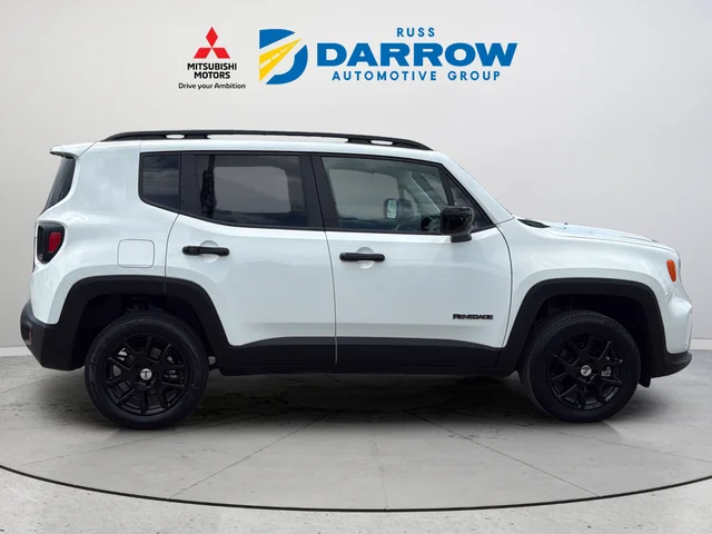 Used 2023 White Jeep Latitude image 6