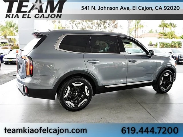 Used 2024 Silver Kia EX FWD image 8