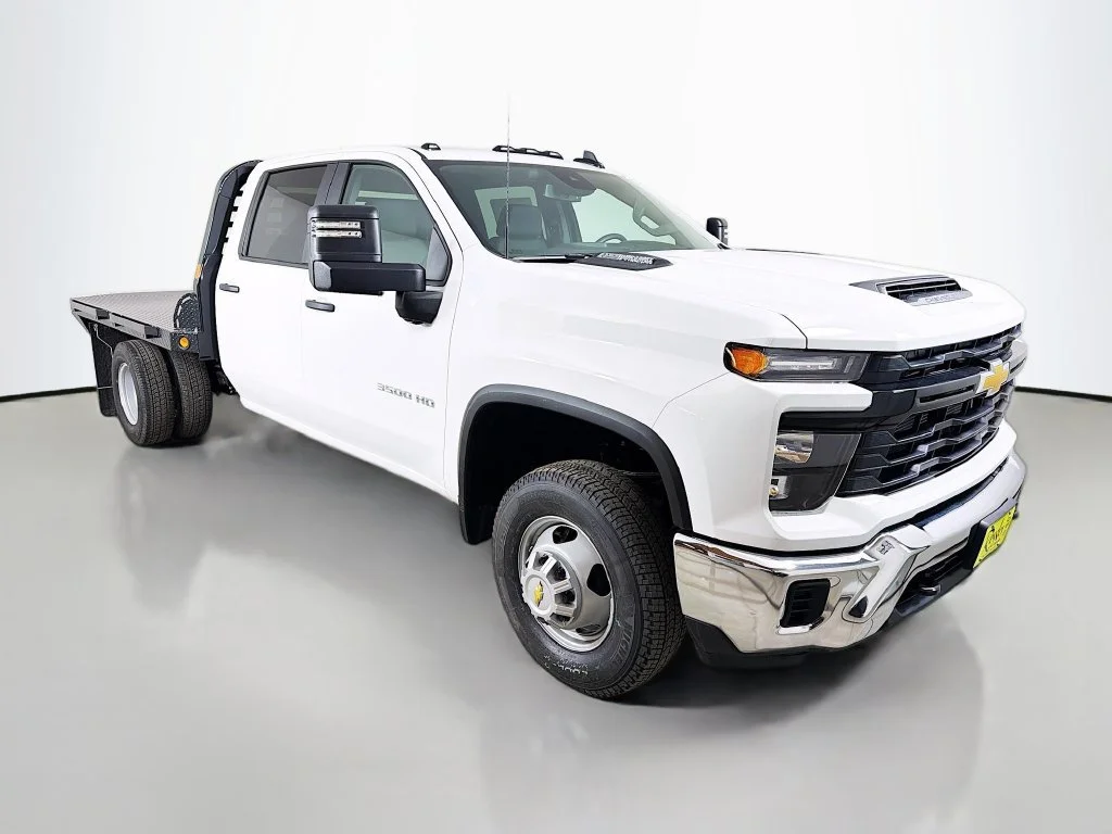 New 2026 Summit White Chevrolet Work Truck image 4