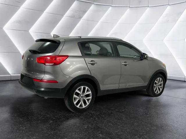 Used 2015 Silver Kia LX image 4