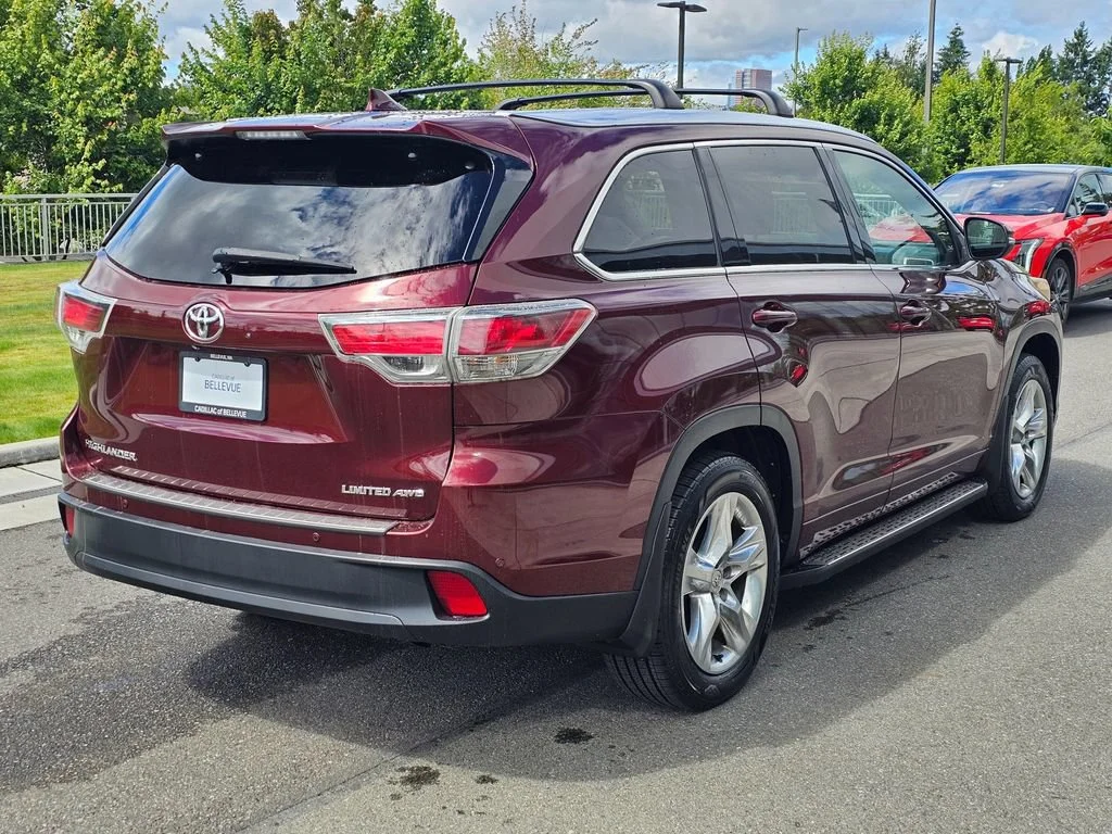Used 2015  Toyota Limited image 5