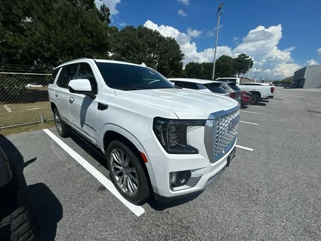 Used 2023 White GMC Denali image 1