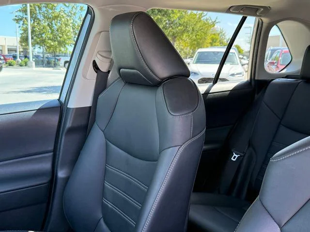 Certified Used 2022 SILVER SKY METALLIC Toyota XLE Premium image 14