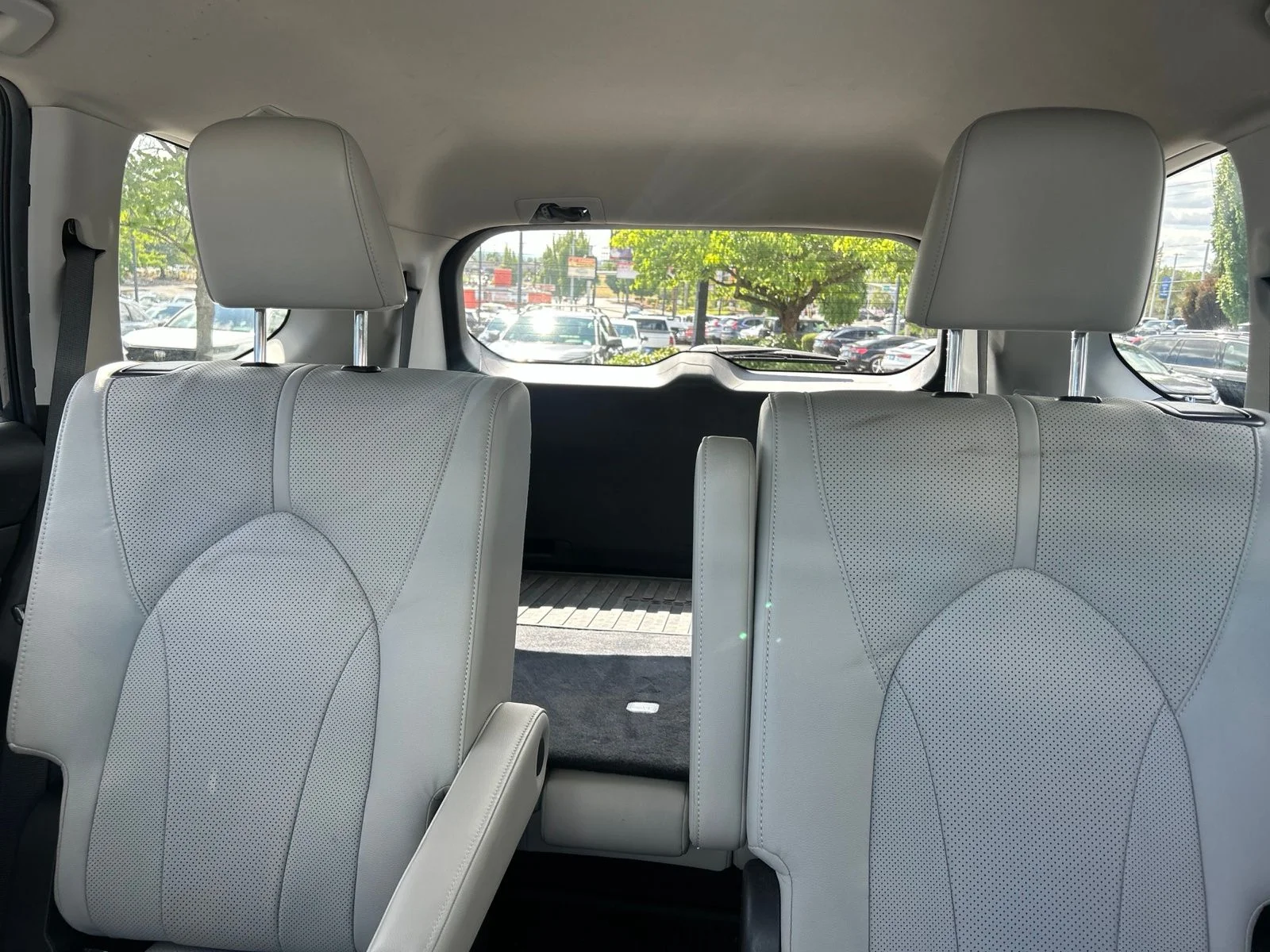 Used 2024 Cloud Toyota Limited image 11