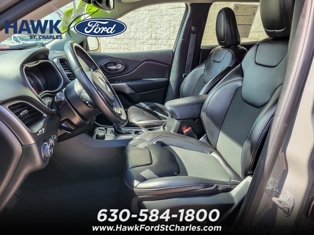 Used 2019 Sting-Gray Clearcoat Jeep Latitude Plus image 8