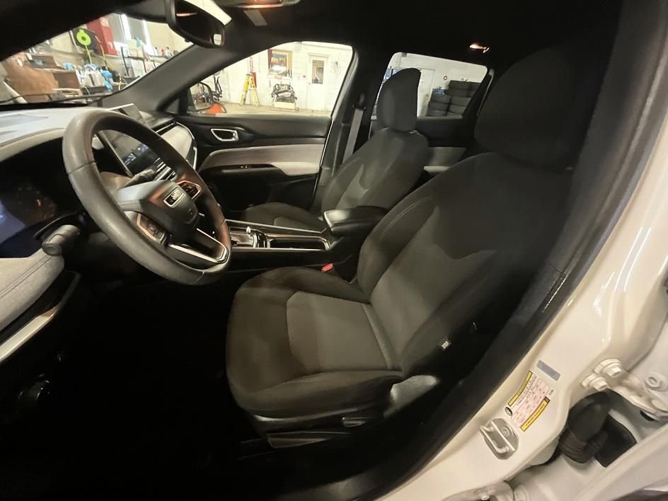 Used 2023 White Jeep Sport image 4