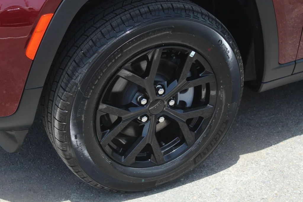 New 2026 Red Jeep Altitude image 18