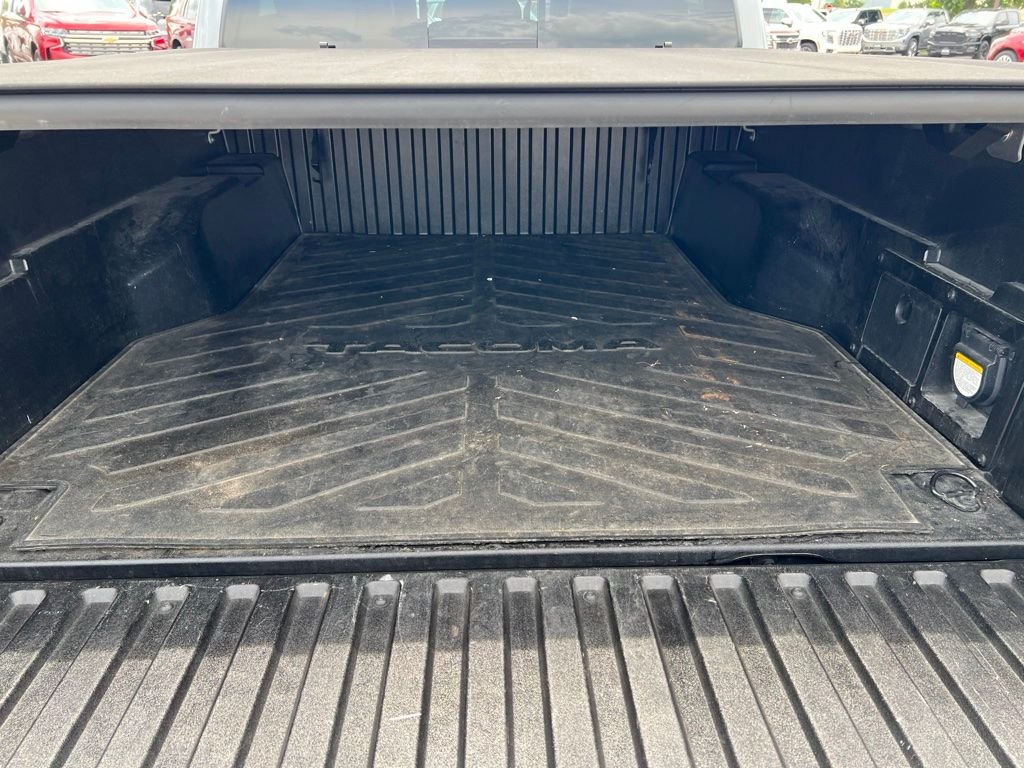 Used 2019 Gray Toyota SR image 13