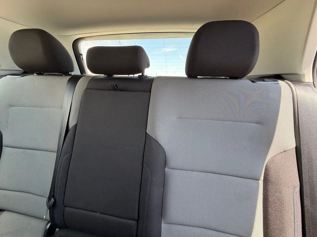 Used 2016 Blue Volkswagen SE image 7