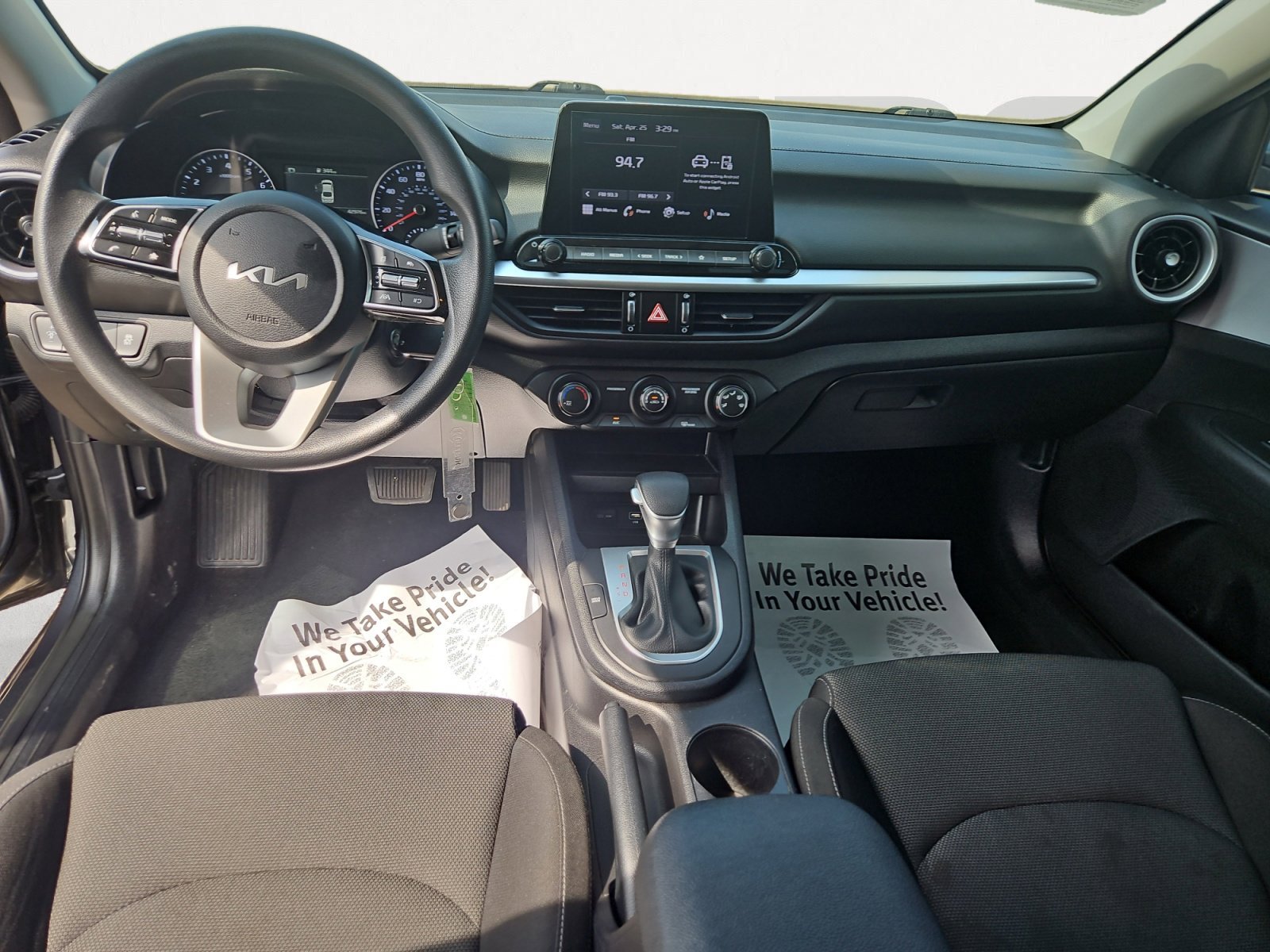 Used 2024 Gravity Gray Kia LXS image 3