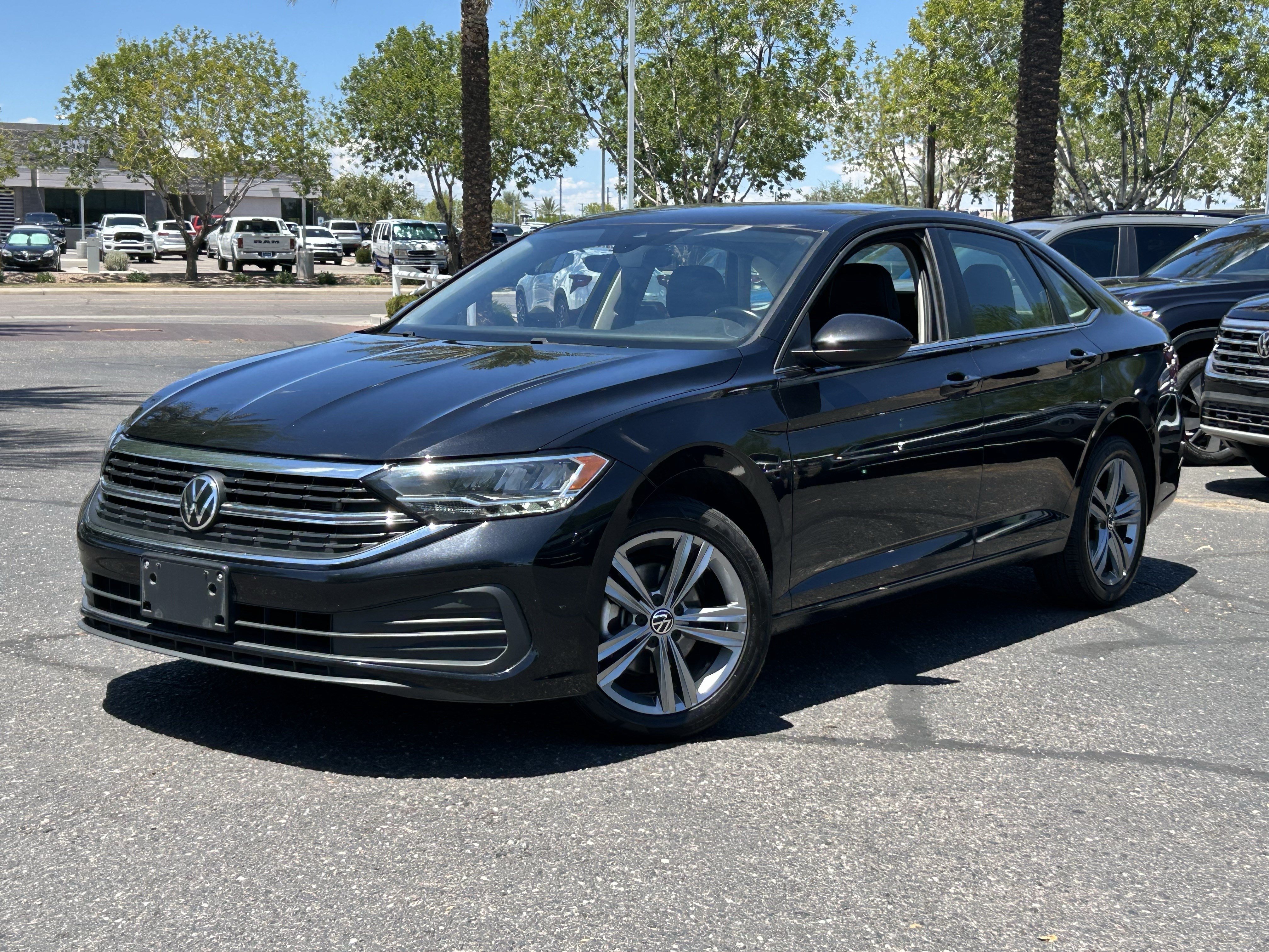 Used 2024 Black Volkswagen SE image 31