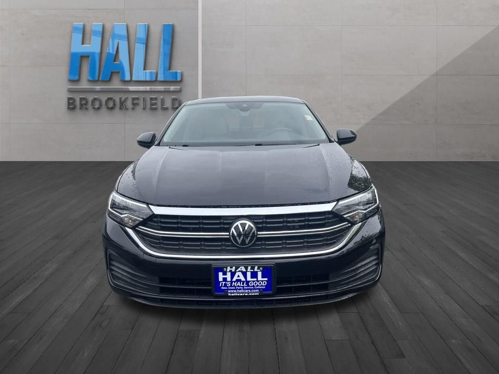 Certified Used 2024 Black Volkswagen 1.5T SE image 9