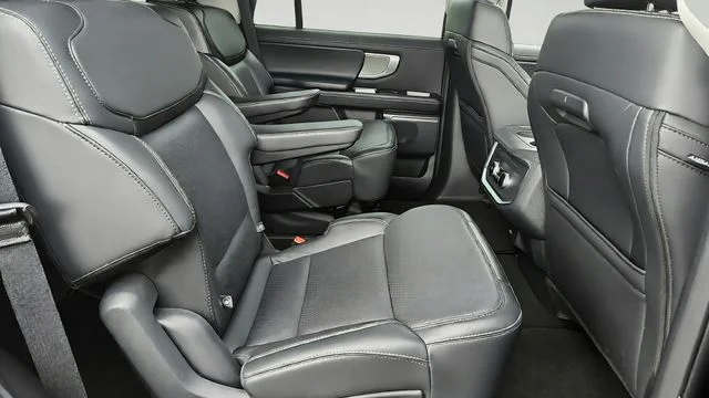Certified Used 2025 Black Metallic Ford Platinum image 25