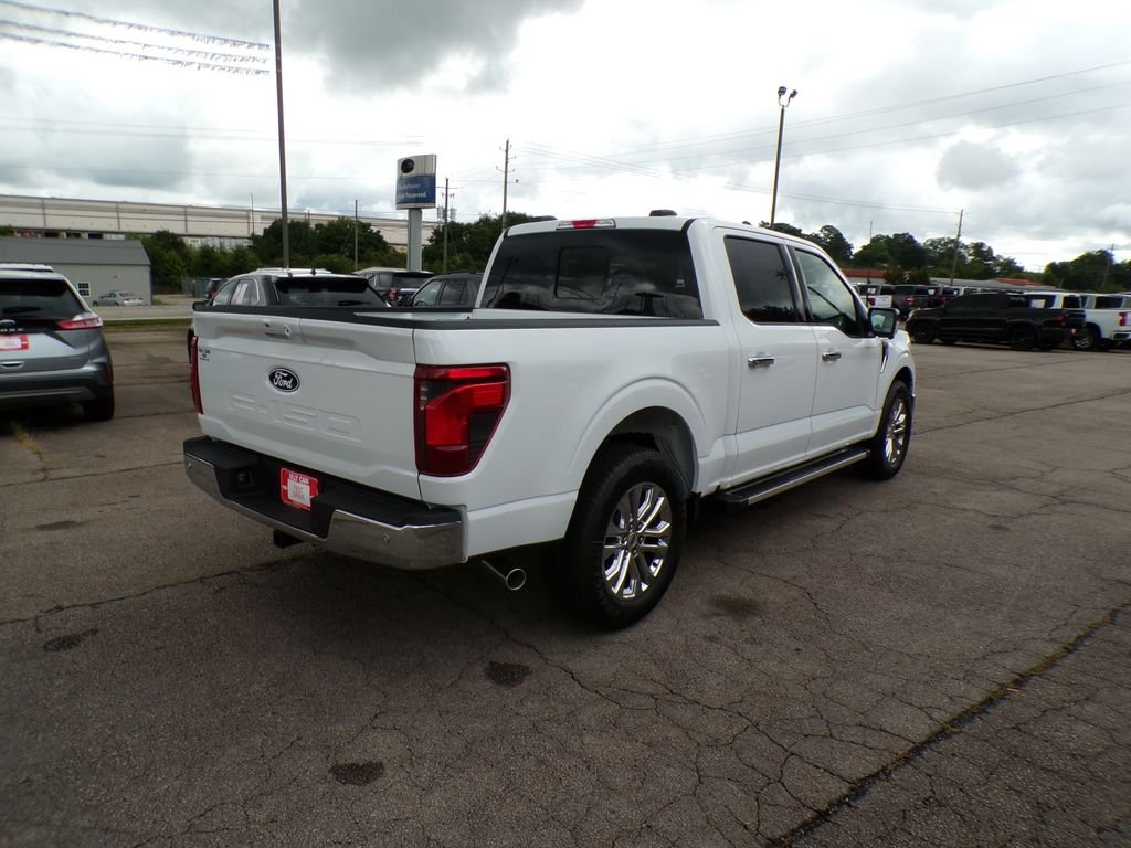 New 2026 Oxford White Ford XLT image 7