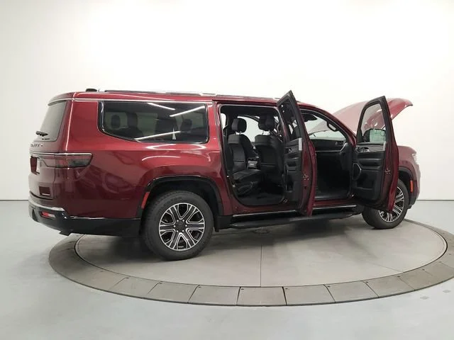 2024 Jeep Wagoneer L Series II - Photo 15