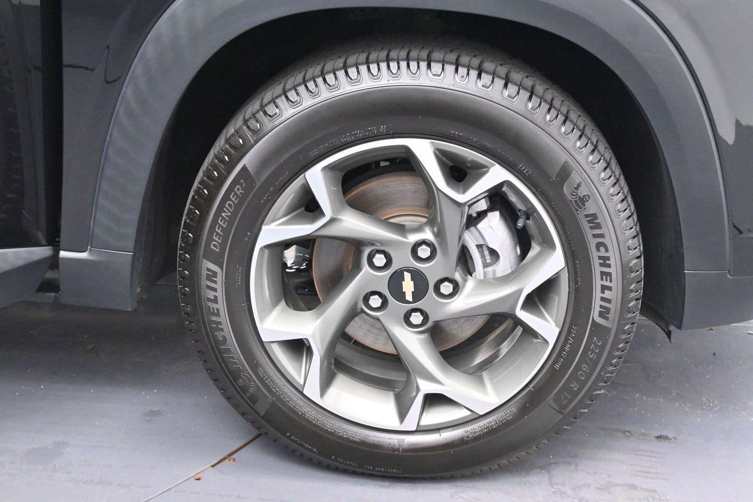Used 2024 Mosaic Black Metallic Chevrolet LT image 31