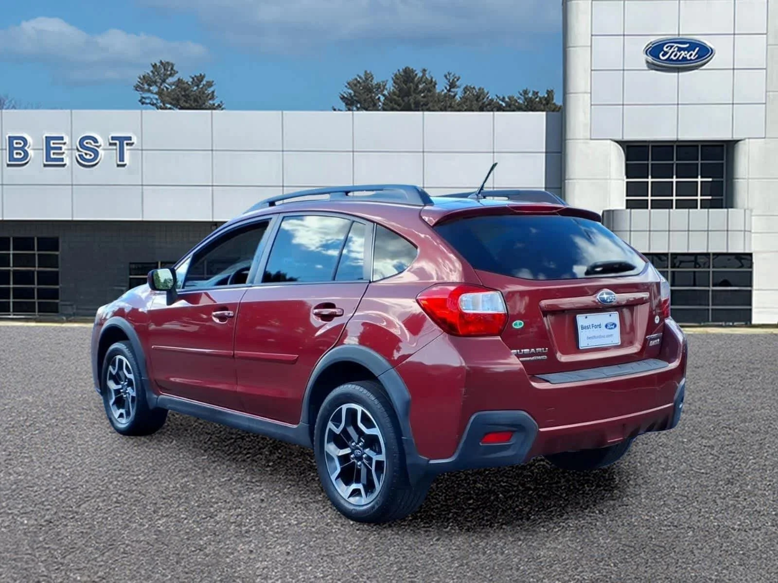 Used 2017 Venetian Red Pearl Subaru Premium image 4