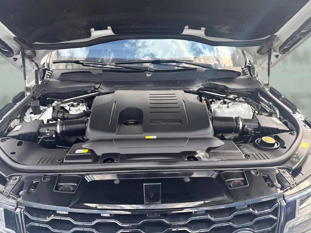Used 2020 White Land Rover HST image 27