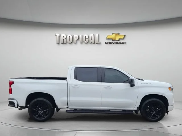 New 2026 Summit White Chevrolet RST image 6