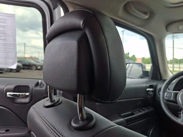Used 2017 White Jeep Latitude image 14