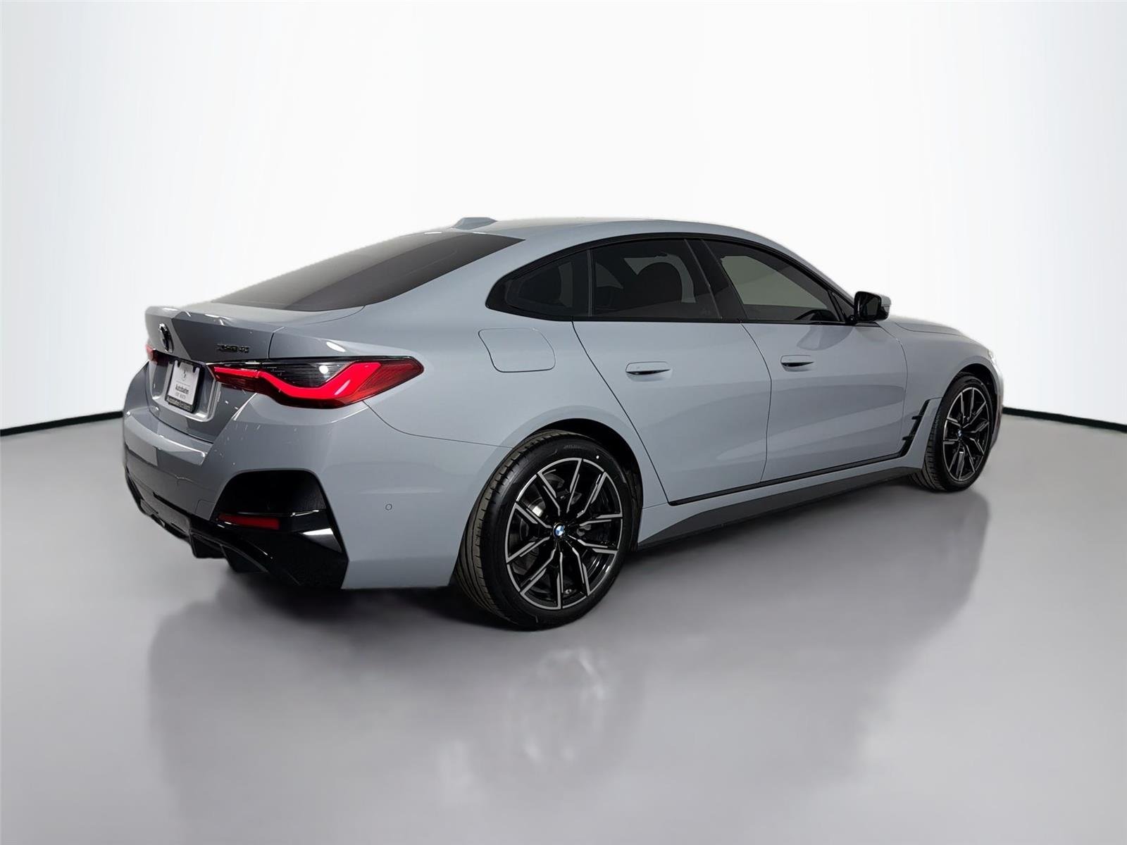 New 2026 Brooklyn Grey Metallic BMW xDrive40 image 6