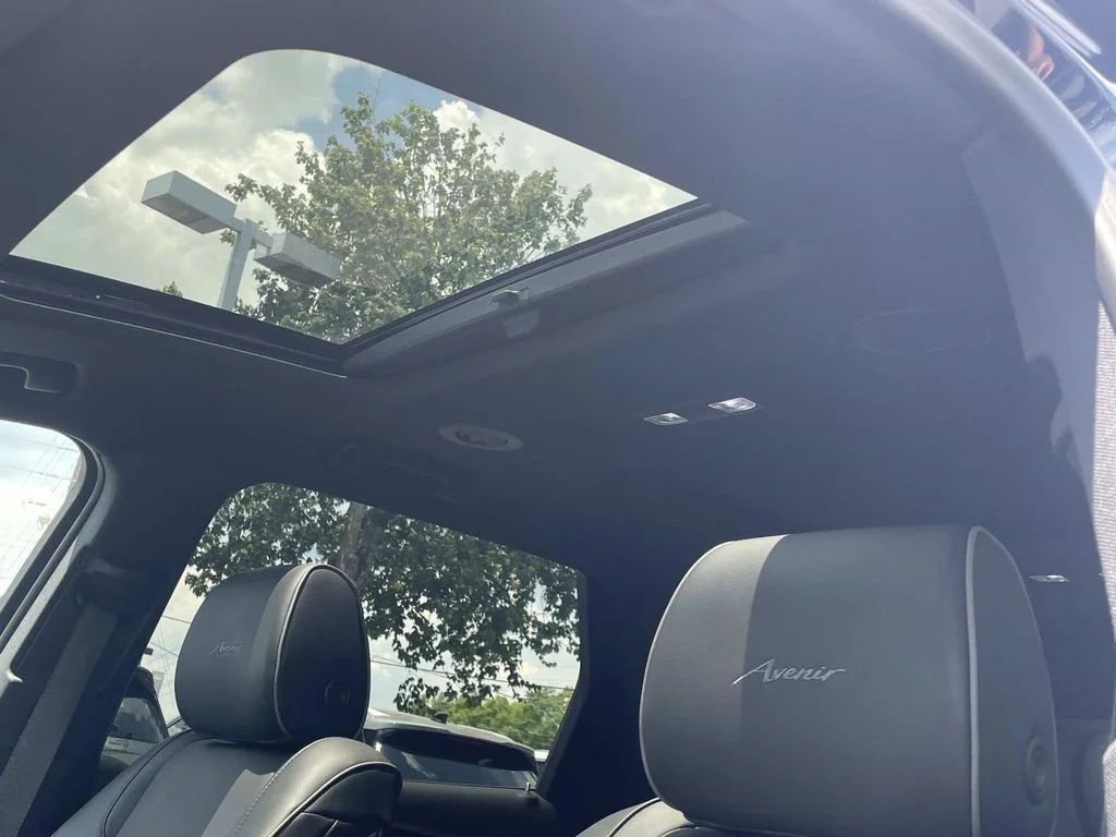 Used 2022 Blue Buick Avenir image 18