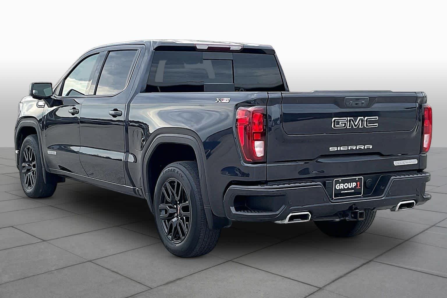 Used 2022 Titanium Rush Metallic GMC Elevation image 11