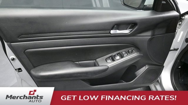 Used 2022 Silver Nissan 2.5 S image 19
