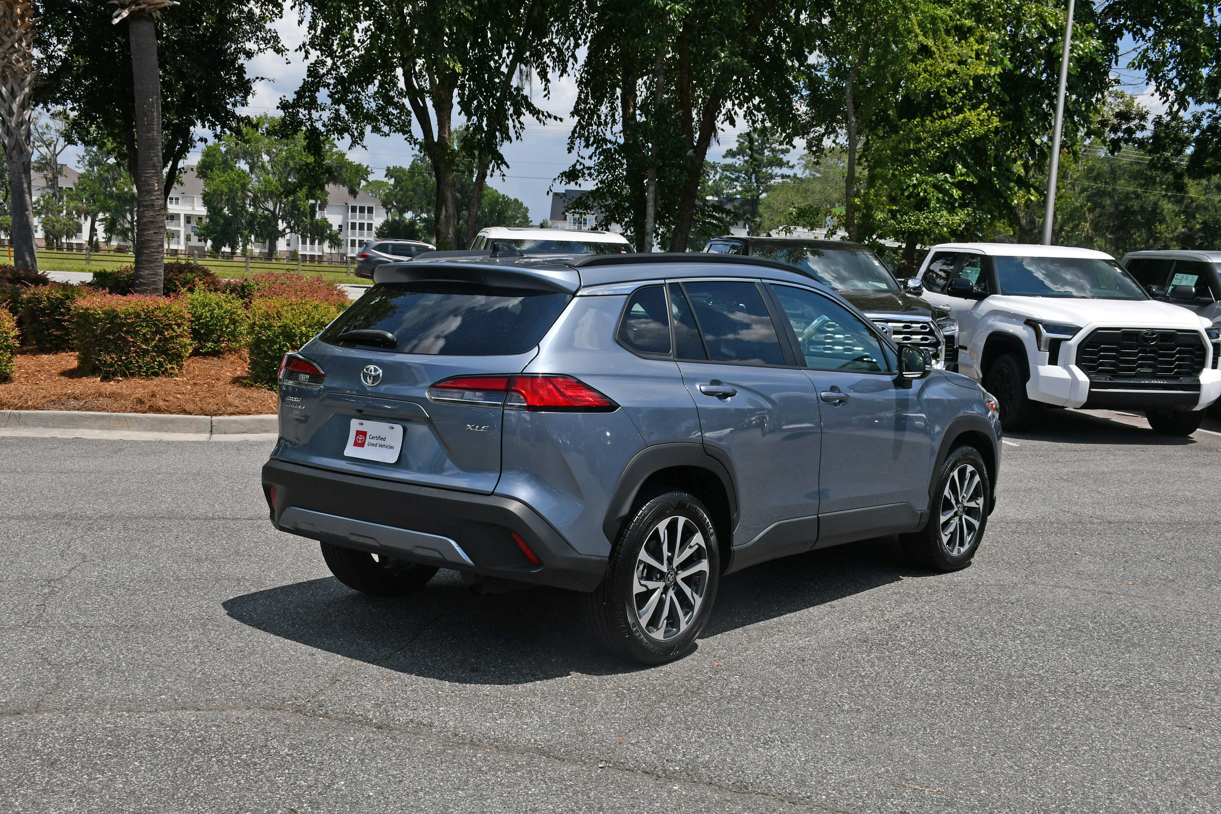 Certified Used 2025  Toyota XLE image 4