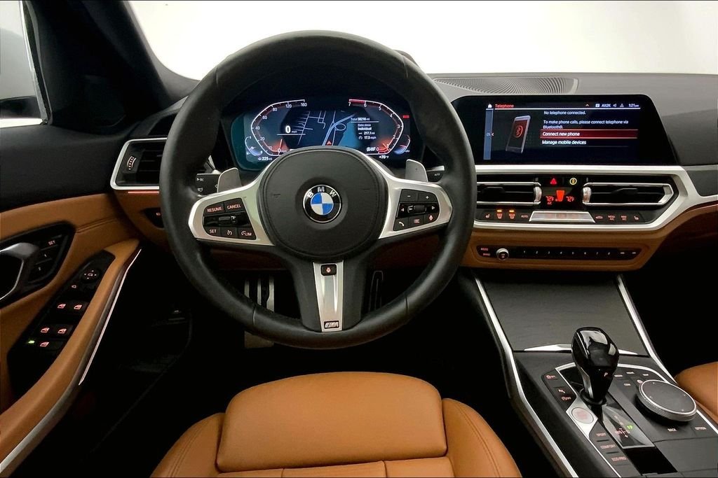 Used 2021 Mineral White Metallic BMW  image 4