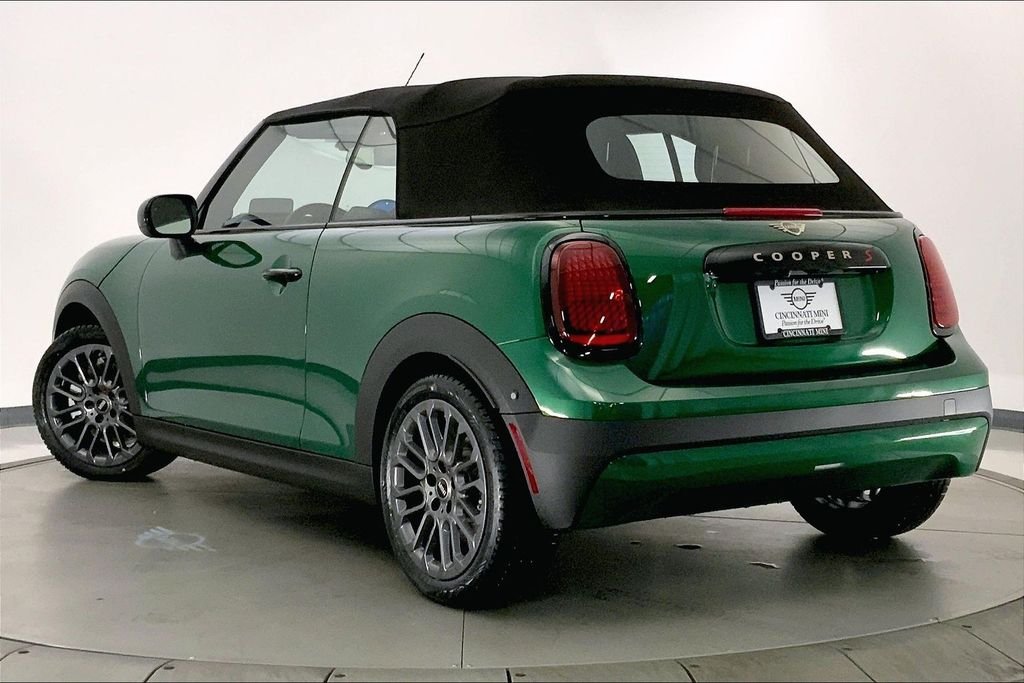 Used 2026 British Racing Green IV Metallic MINI Signature Plus image 2