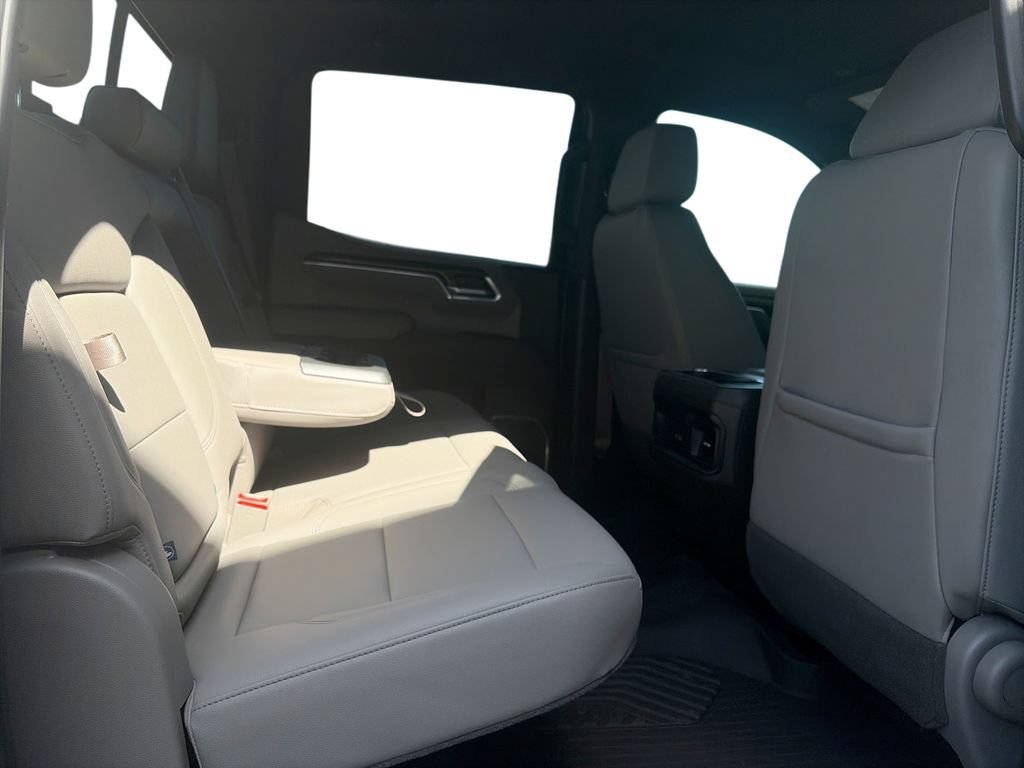 Certified Used 2025 Summit White Chevrolet LT image 28