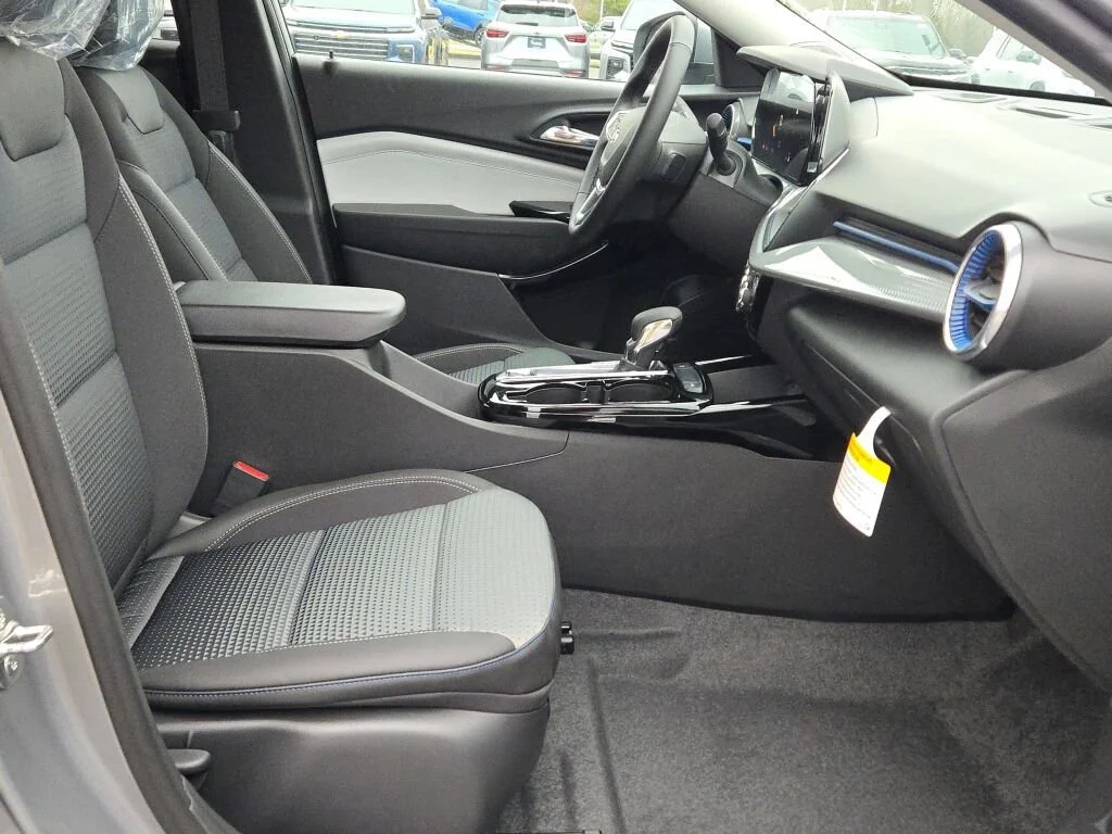 2026 Chevrolet Trax LT - Photo 6