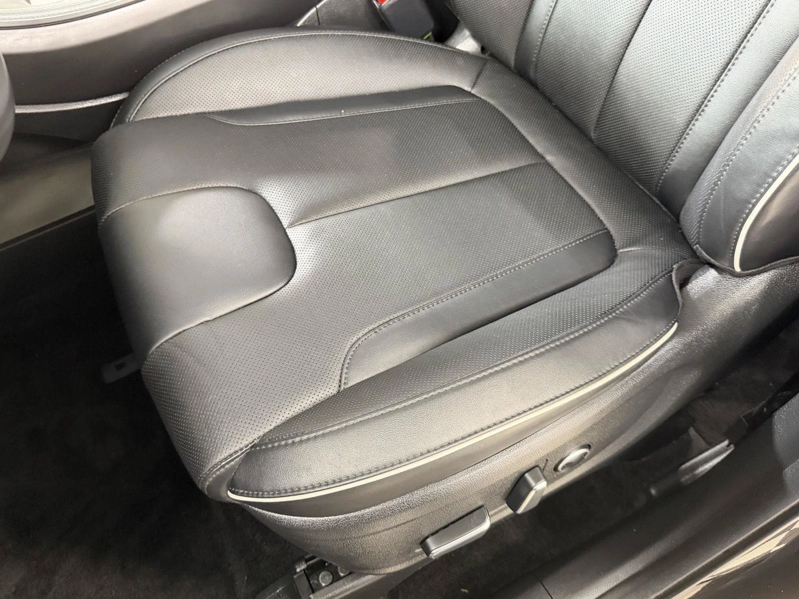 Used 2024 Black Hyundai XRT image 27