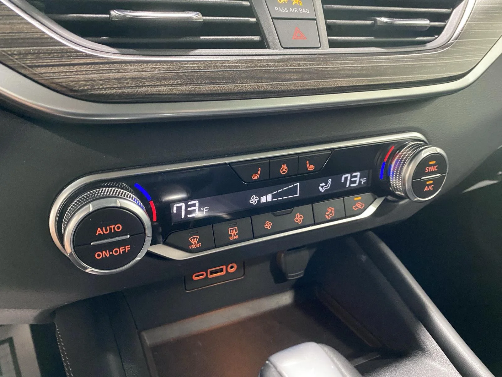 Used 2019 Super Black Nissan 2.5 SL image 27