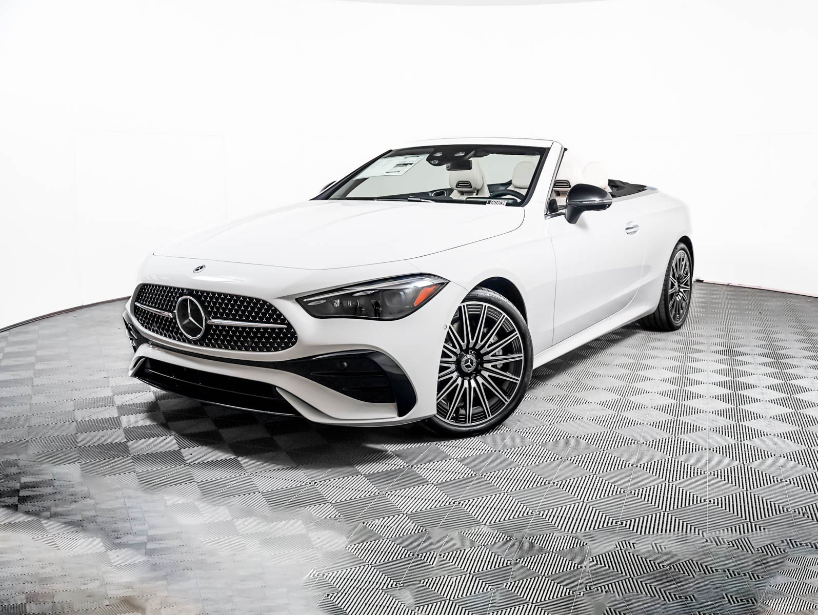 New 2026 Polar White Mercedes-Benz CLE 450 image 1