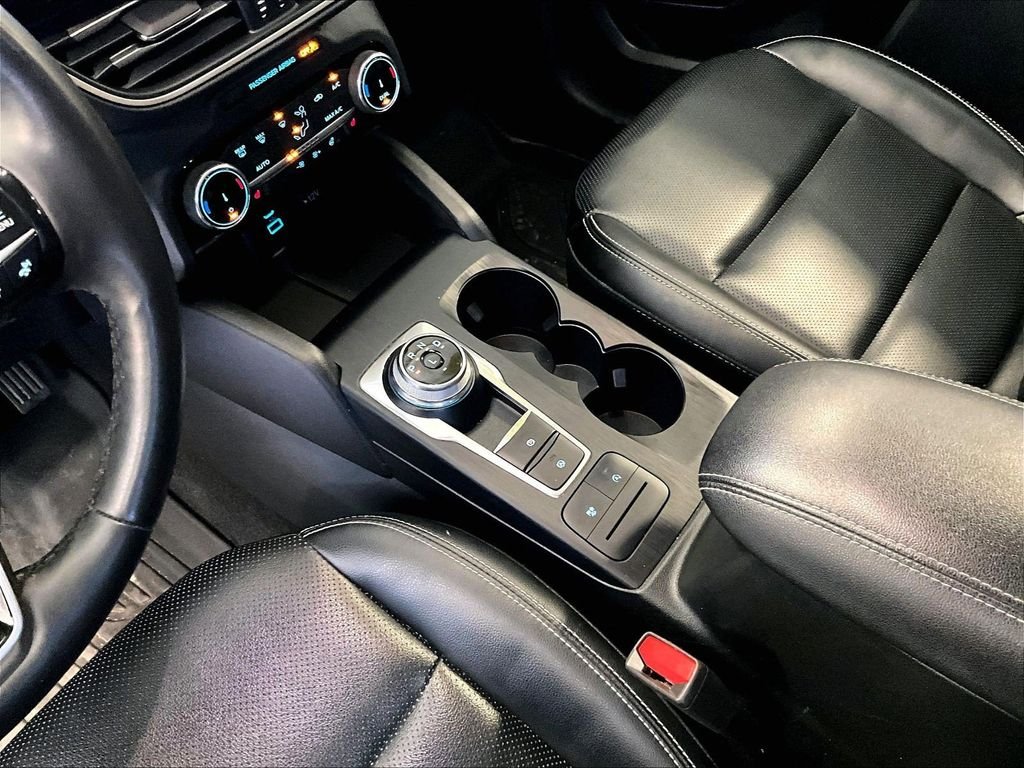 Used 2022 White Ford SEL image 21