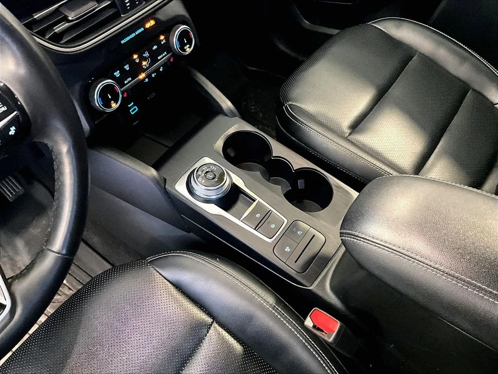 Used 2022 White Ford SEL image 21