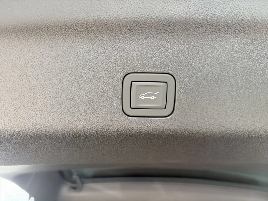 2026 GMC Yukon XL Denali - Photo 32